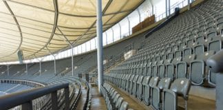 Sitzplätze im Fussballstadion.