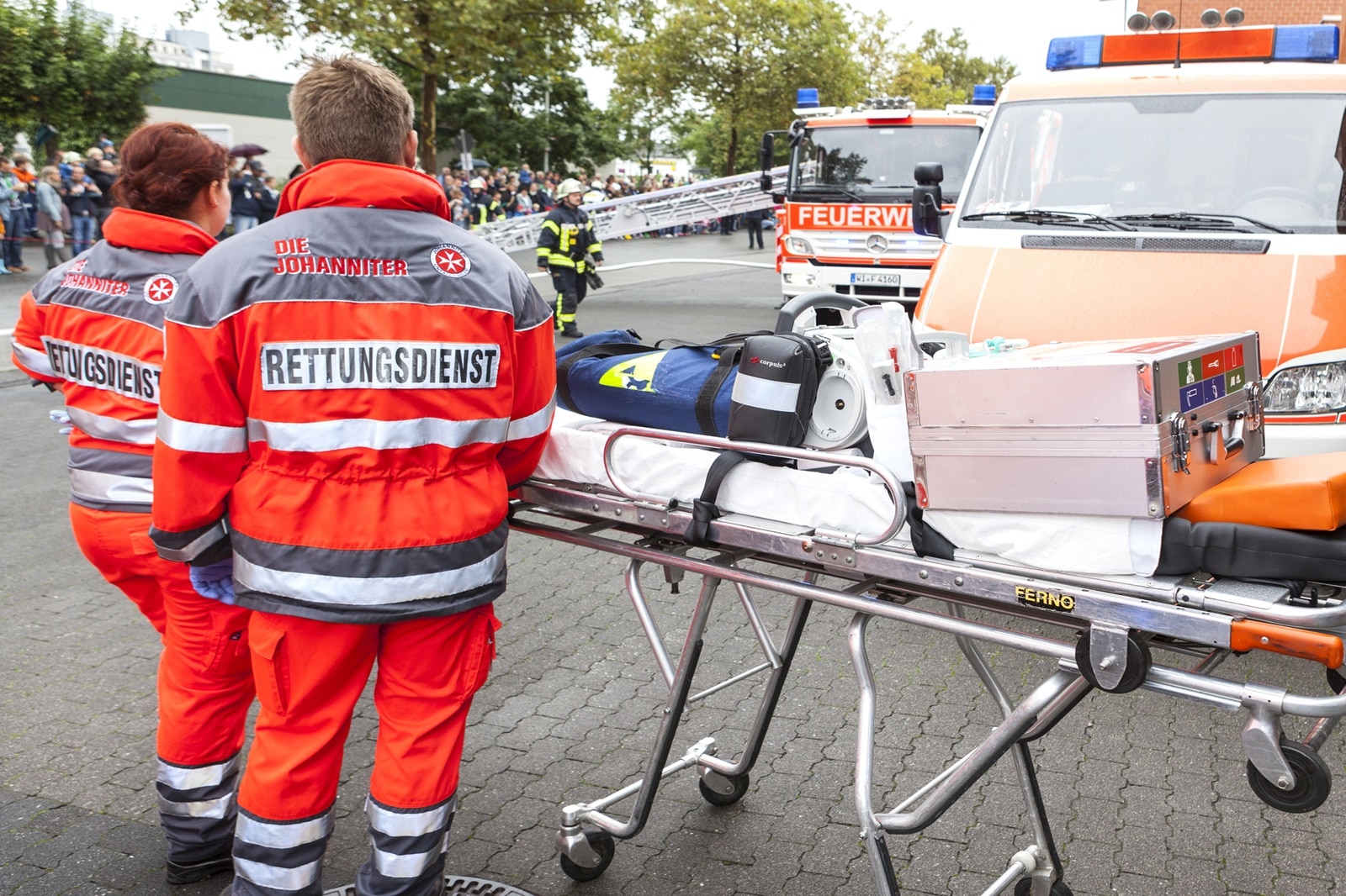 Tragödie Bei Landau Kind Stirbt In Indoor Spielplatz Die - 