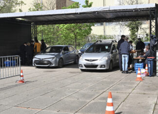 Corona Drive-In für Autofahrer