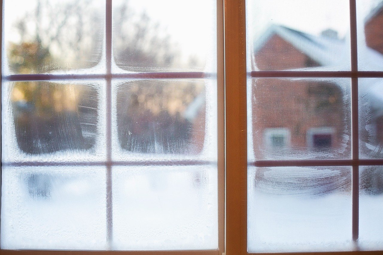 Fenster sind beschlagen – Kondenswasser unbedingt entfernen und nicht  ignorieren