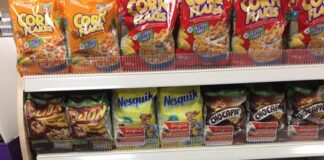 Nestle-Produkte im Supermarkt Regal