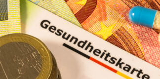 Geld mit Krankenkassen-Karte