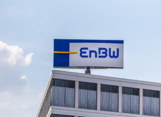 EnBW Gebäude mit Schild.
