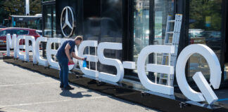 Mercedes-EQ Beschriftung.