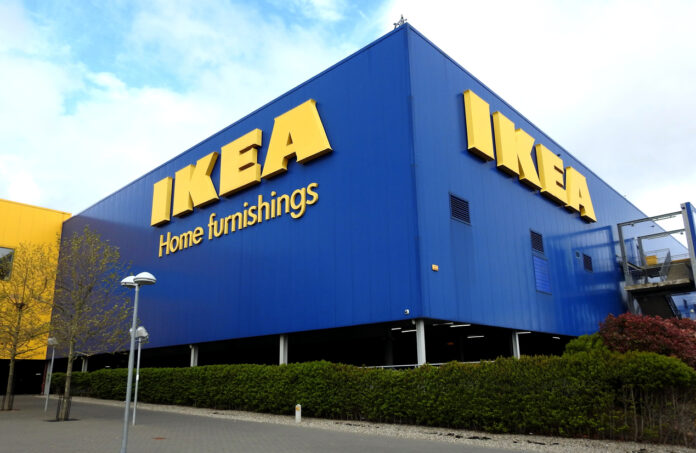 Die Ansicht einer Filiale von IKEA von außen