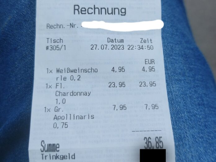 Hohes Trinkgeld im Restaurant.