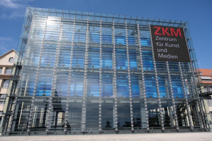 Das ZKM Kulturzentrum in Karlsruhe in der Frontansicht