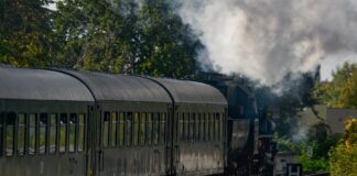 Die älteste Bahn in Deutschland fährt gerade durch Baden-Württemberg