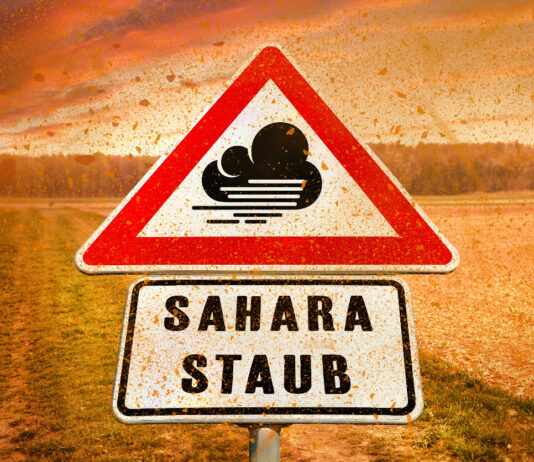 Ein Schild mit Saharastaub.